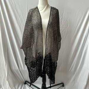 Beautiful share shawl with velvet details